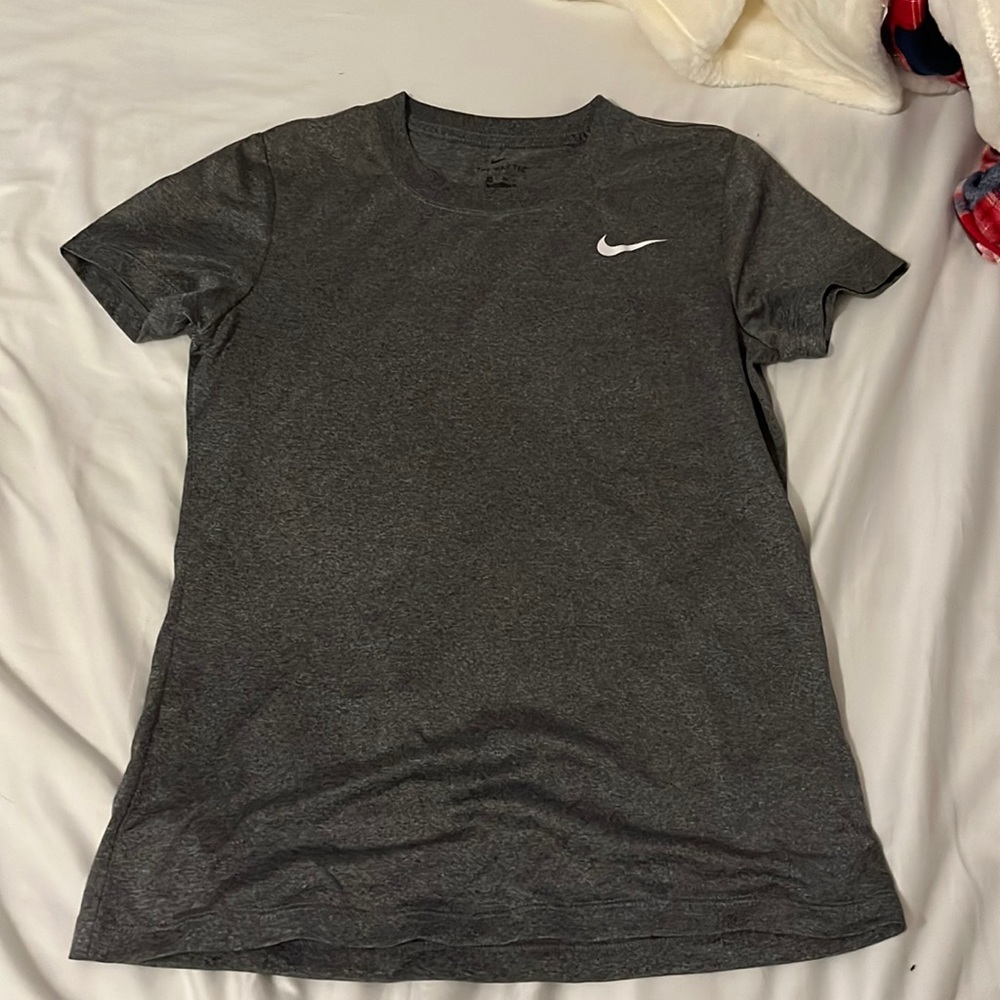 GREY DRYFIT “THE NIKE TEE”